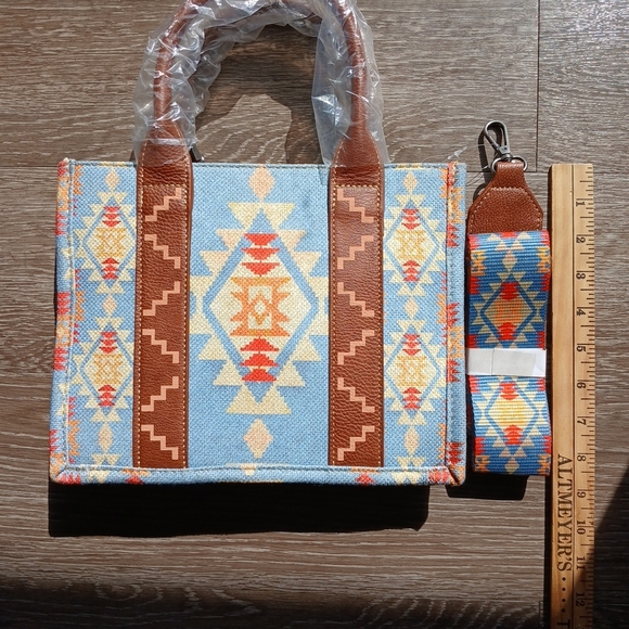 Wrangler Light Blue & Tan Navajo Canvas Tote Purse Handbag Southwestern NEW - Picture 2 of 5